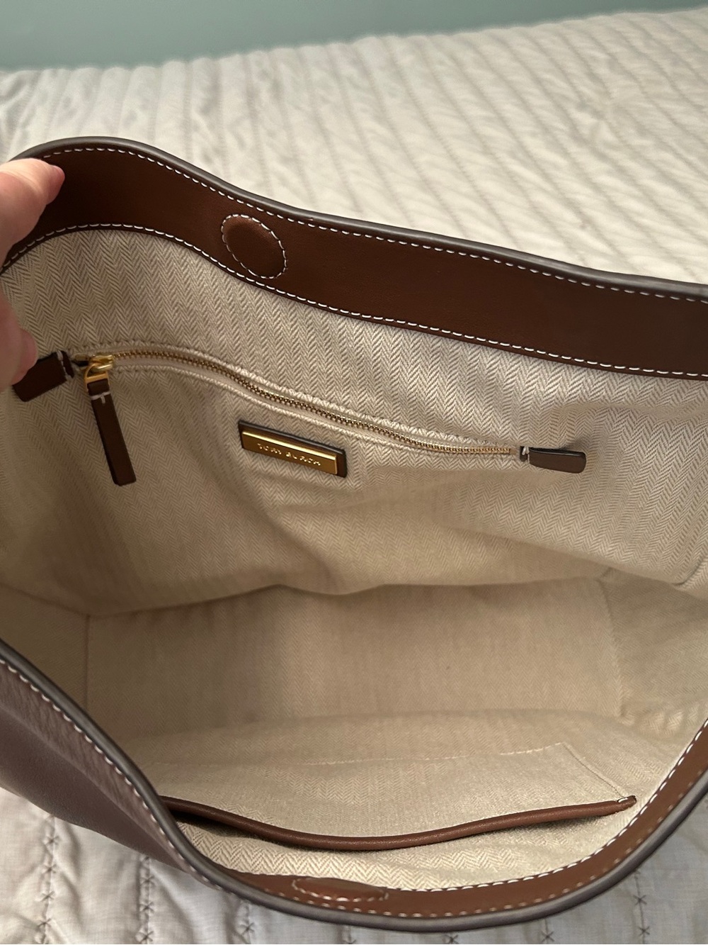 Tory Burch Miller Brown Standard Slouchy Leather Hobo Bag with Logo Medallion - Picture 5 of 7